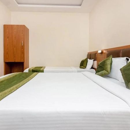 Hotel Volga Plaza Mumbai Dış mekan fotoğraf