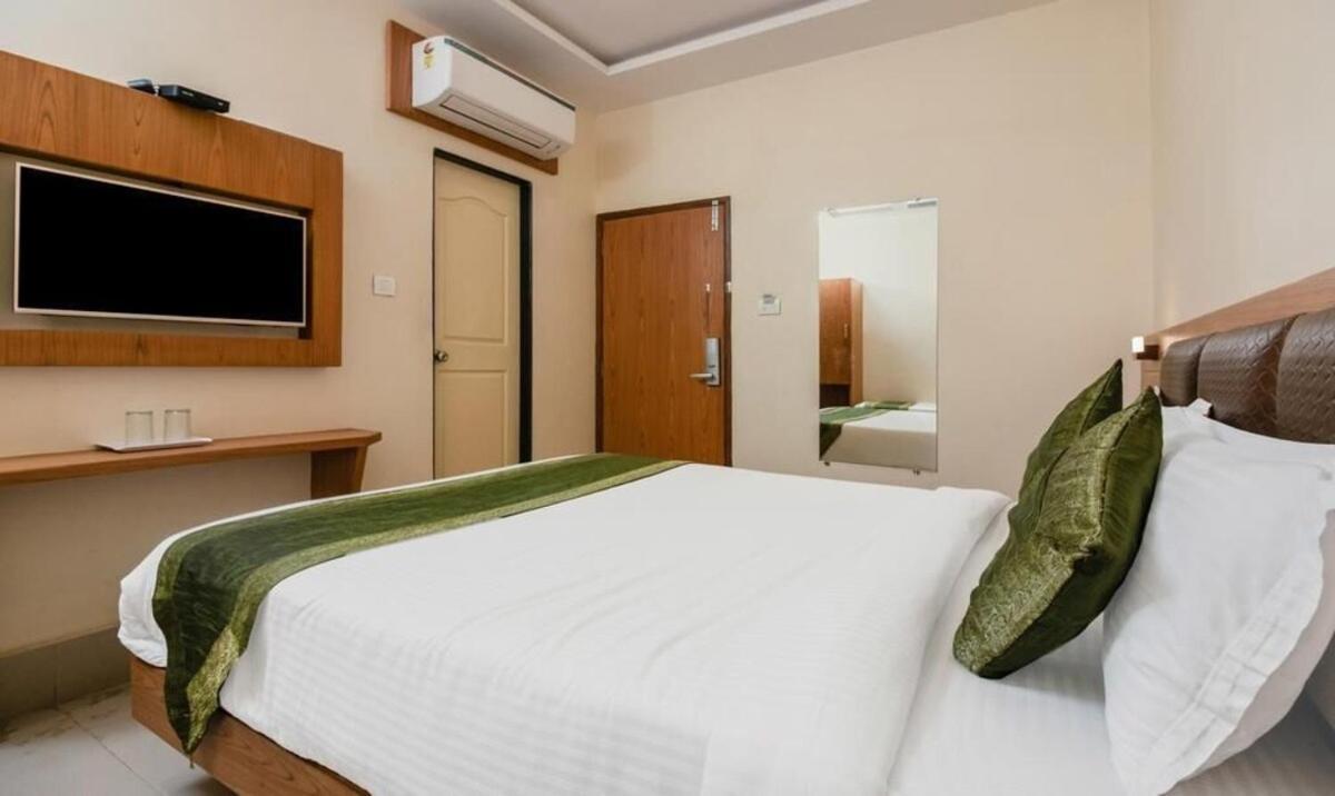 Hotel Volga Plaza Mumbai Dış mekan fotoğraf