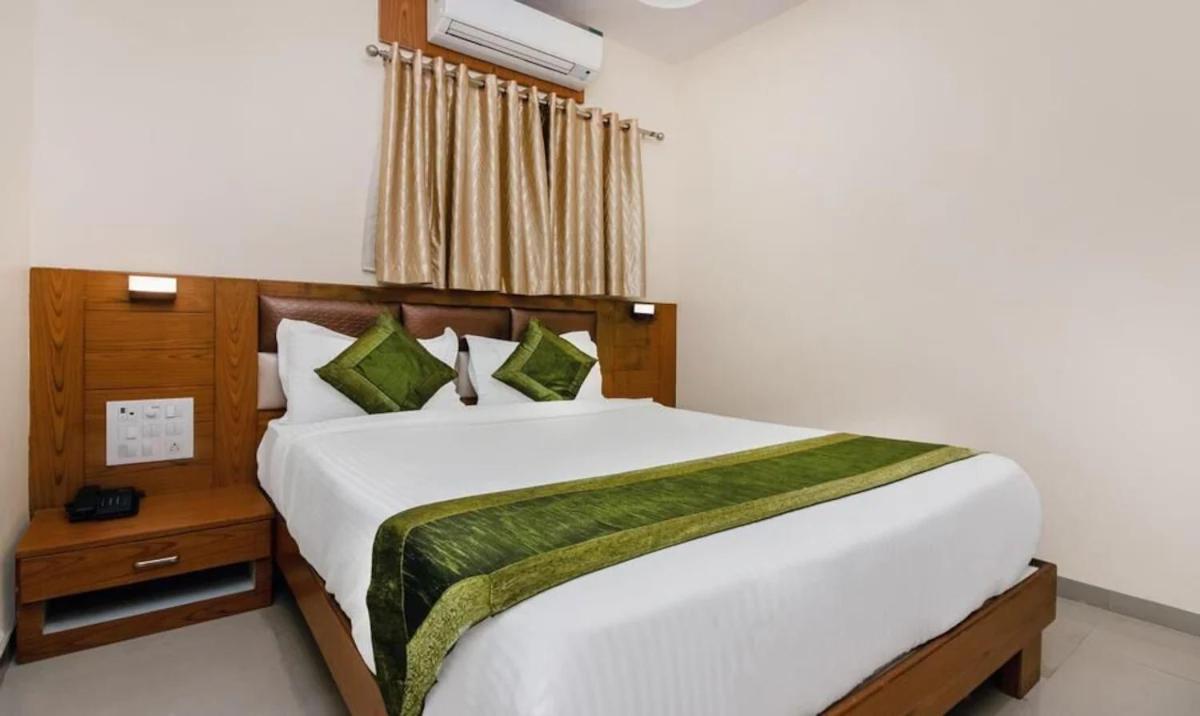 Hotel Volga Plaza Mumbai Dış mekan fotoğraf