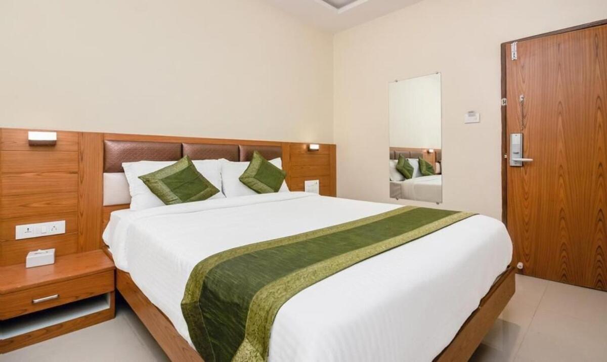 Hotel Volga Plaza Mumbai Dış mekan fotoğraf